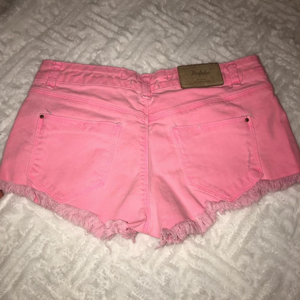 Pink shorts - Picture 2 of 3
